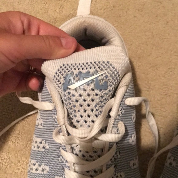 APL women’s shoe - Picture 2 of 6